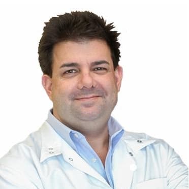 Dr. Tartakow headshot